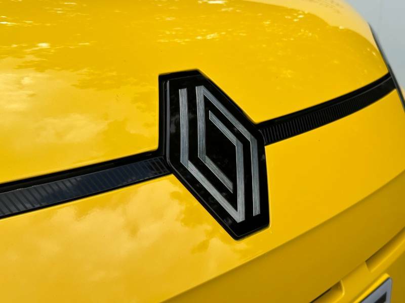 Renault 5 E-Tech 110Kw Iconic Five Comfort Range 52Kwh - Black #6