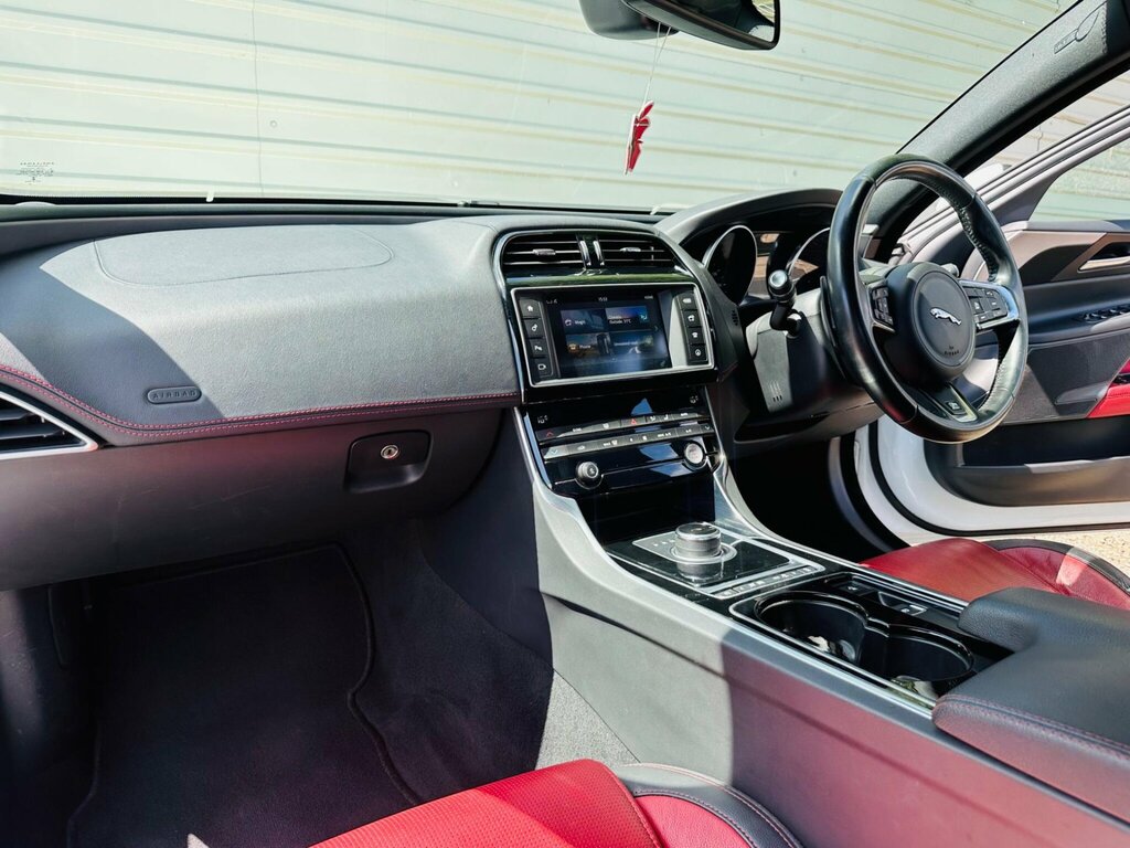 Jaguar XE 2.0 Gtdi R-sport Euro 6 S S White #41