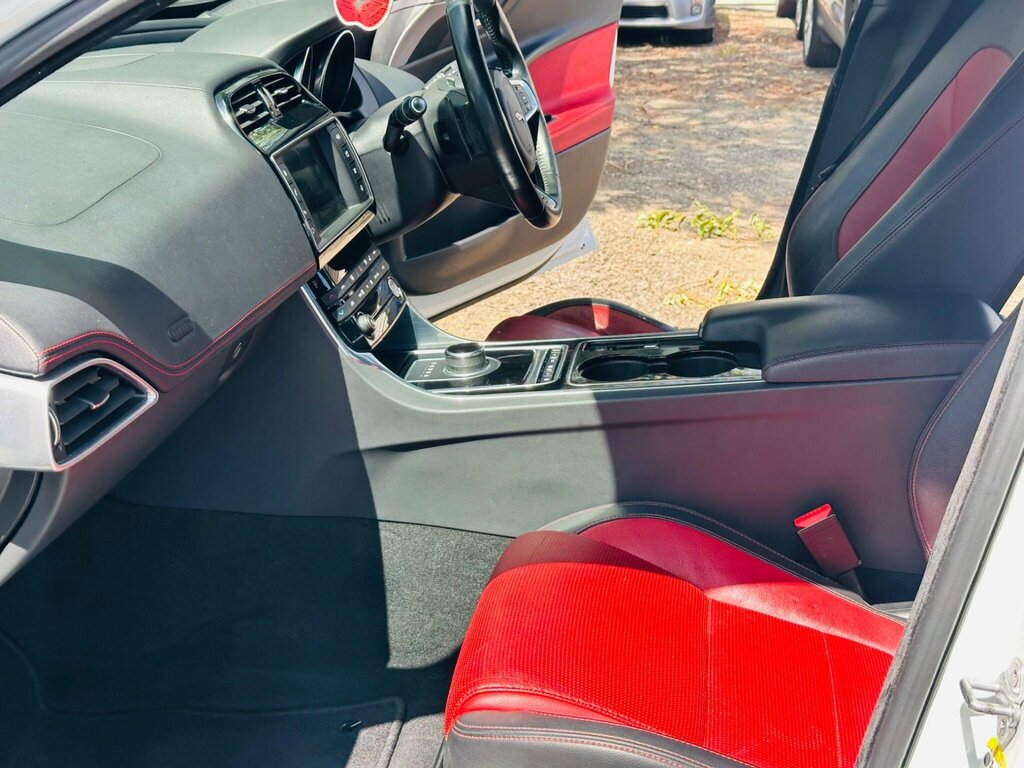 Jaguar XE 2.0 Gtdi R-sport Euro 6 S S White #37