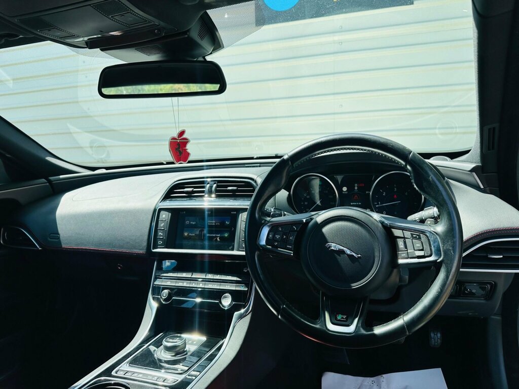 Jaguar XE 2.0 Gtdi R-sport Euro 6 S S White #36