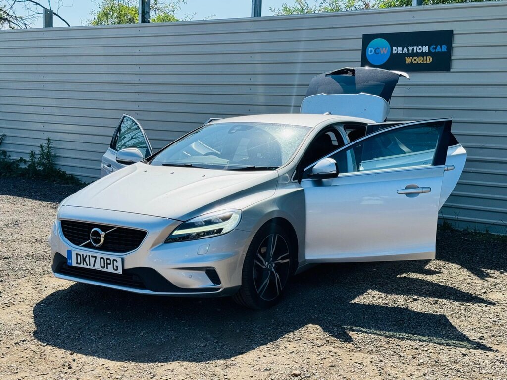 Volvo V40 2017 2.0 D3 R-design Nav Plus Hatchback White #13