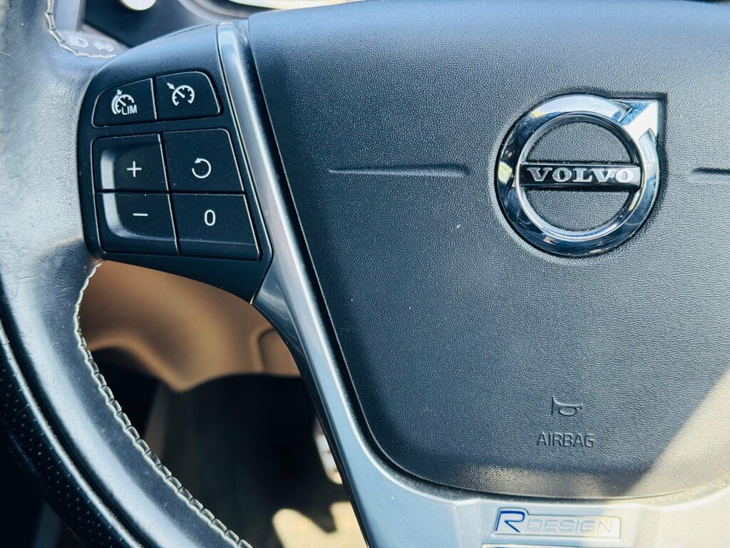 Volvo V40 2017 2.0 D3 R-design Nav Plus Hatchback White #32