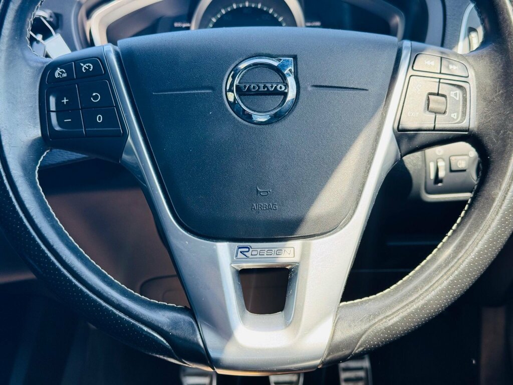Volvo V40 2017 2.0 D3 R-design Nav Plus Hatchback White #28