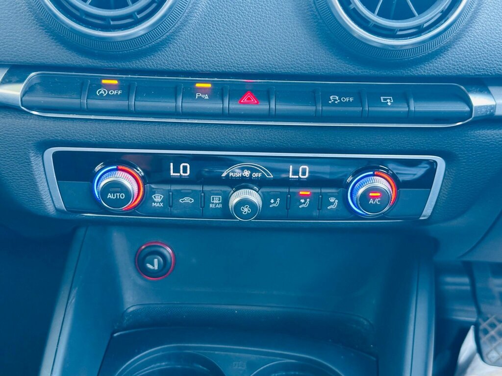 Audi A3 Hatchback 1.4 Black #34