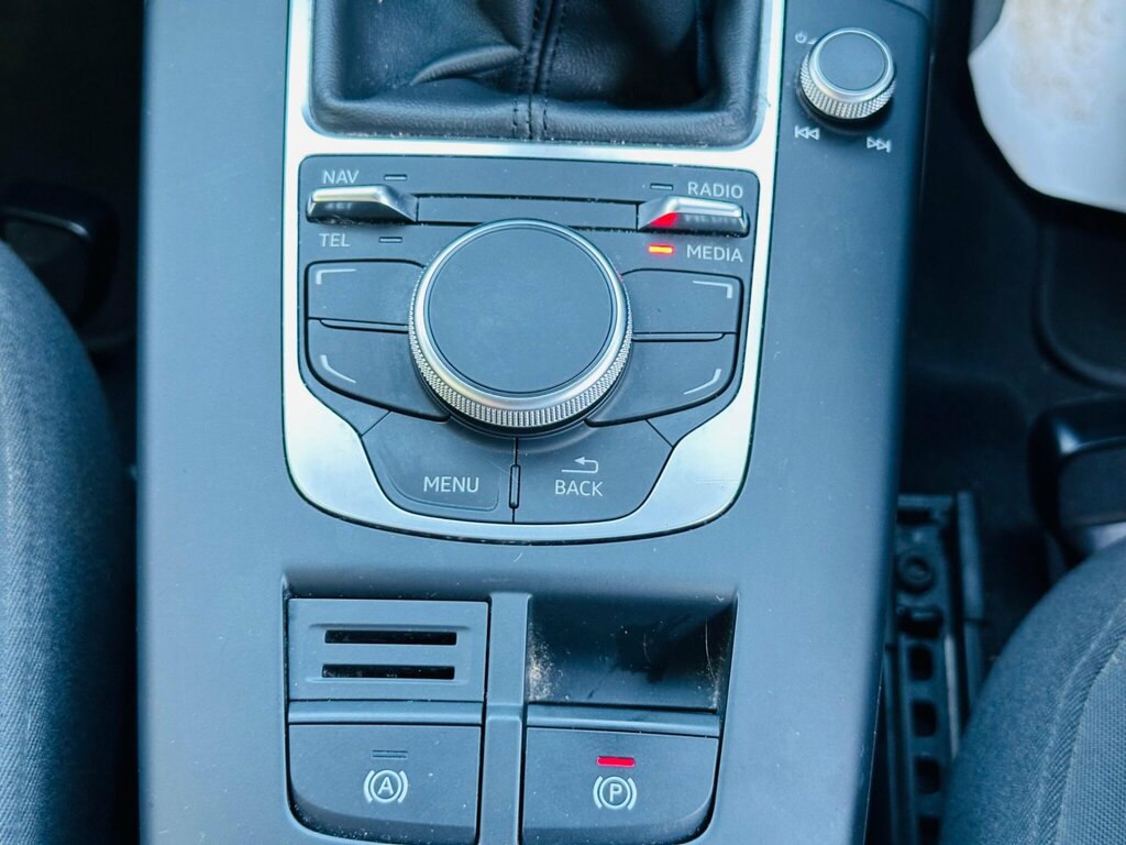 Audi A3 Hatchback 1.4 Black #38