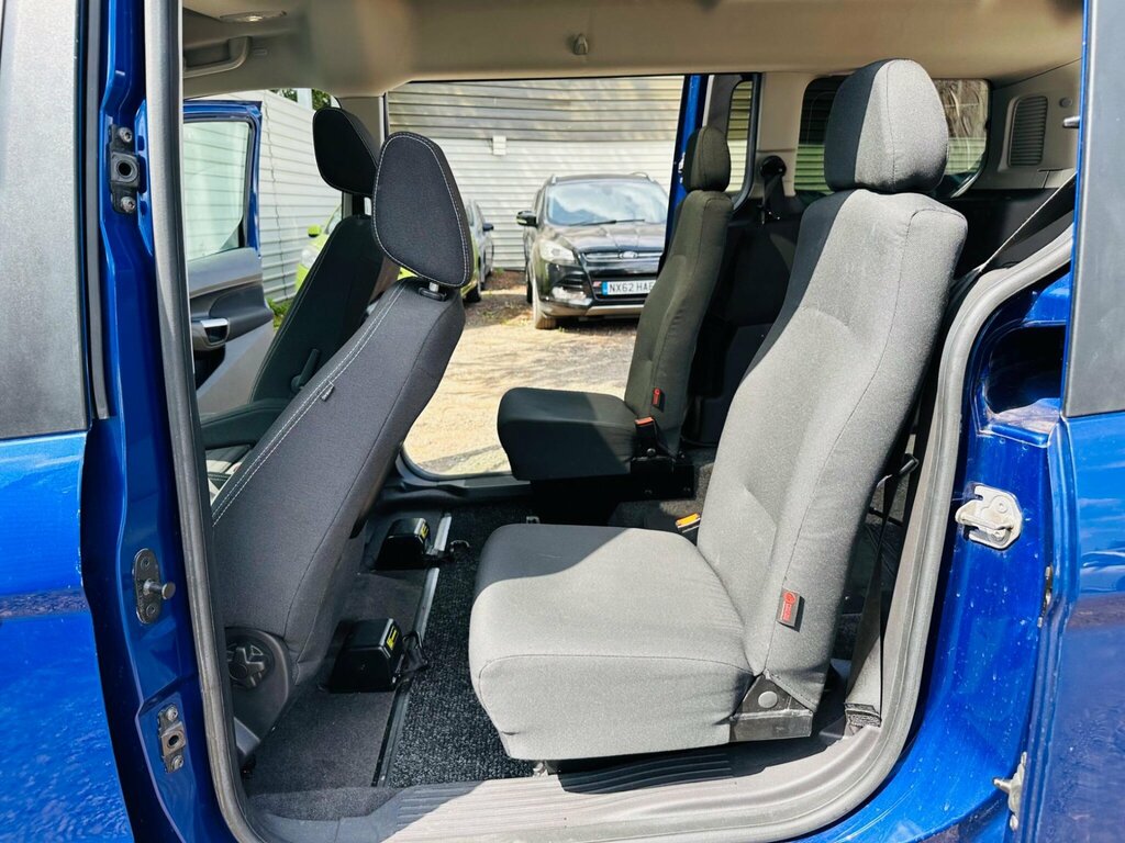 Ford Grand Tourneo Connect Blue #36