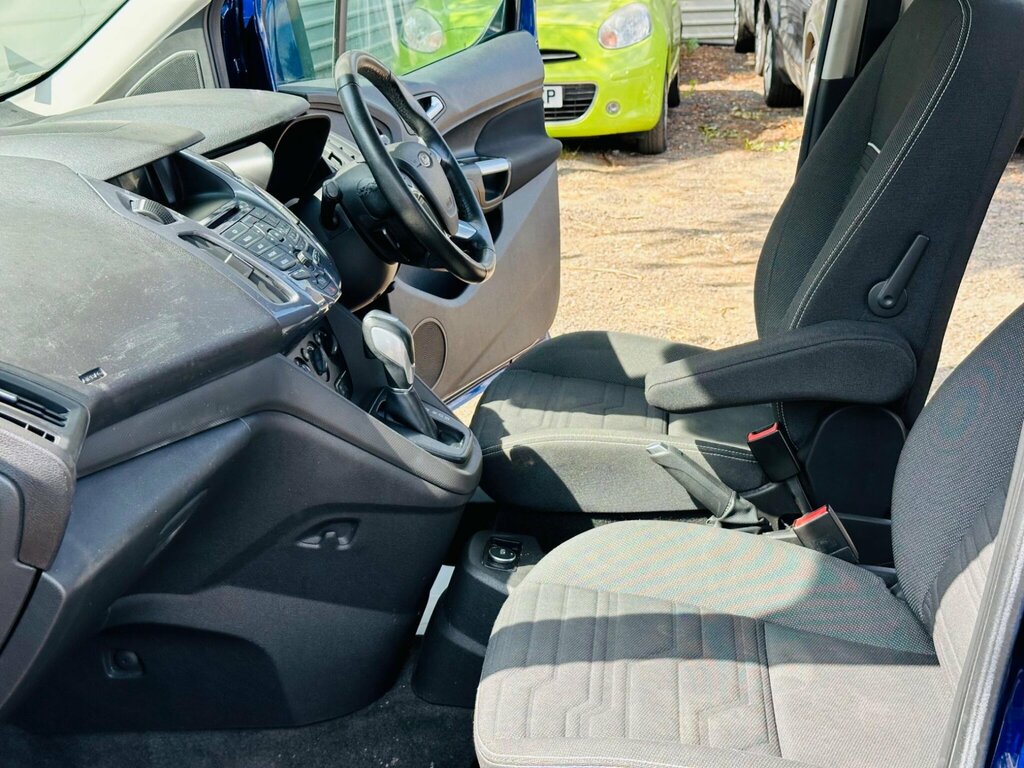 Ford Grand Tourneo Connect Blue #39