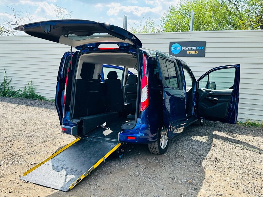 Ford Grand Tourneo Connect Blue #25
