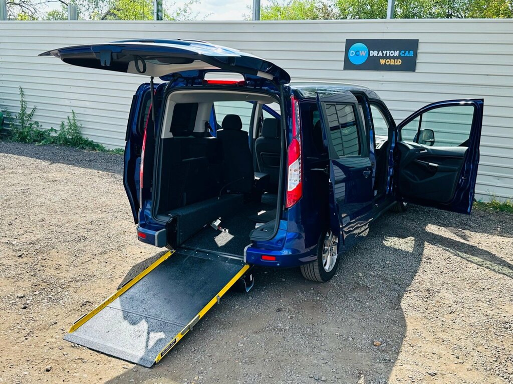 Ford Grand Tourneo Connect Blue #26