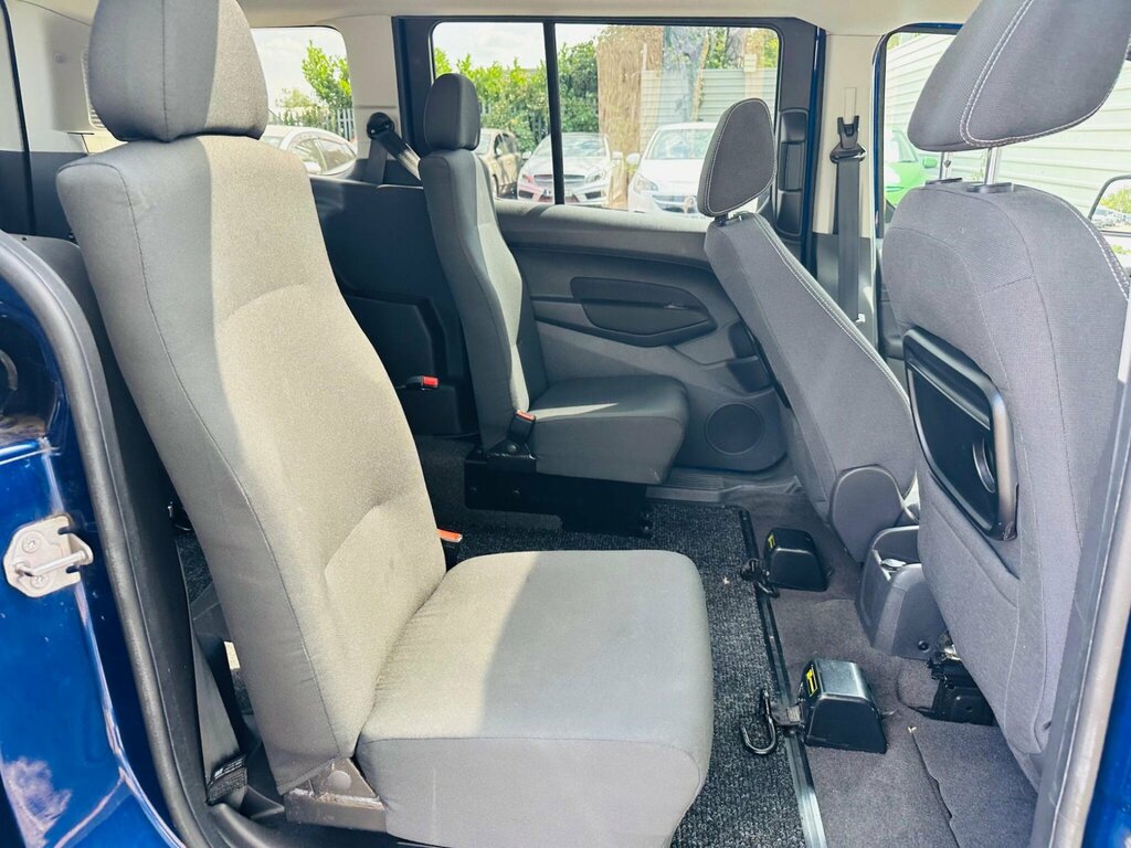 Ford Grand Tourneo Connect Blue #32
