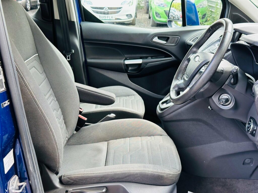 Ford Grand Tourneo Connect Blue #30