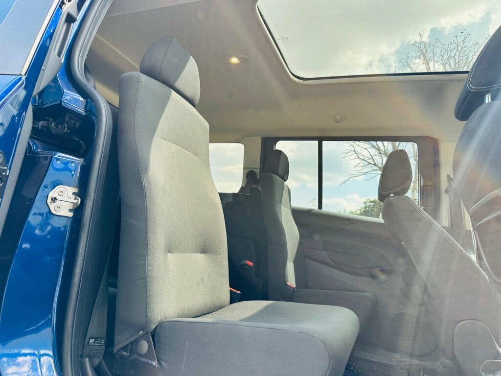 Ford Grand Tourneo Connect Blue #37