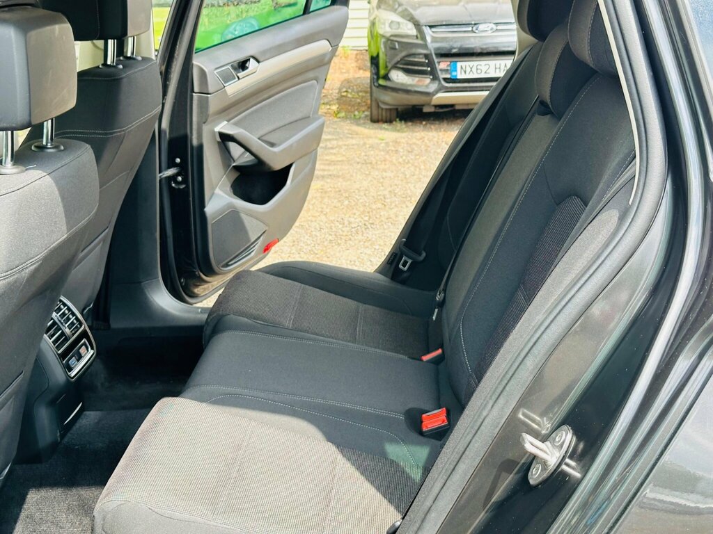 Volkswagen Passat Gt Black #37