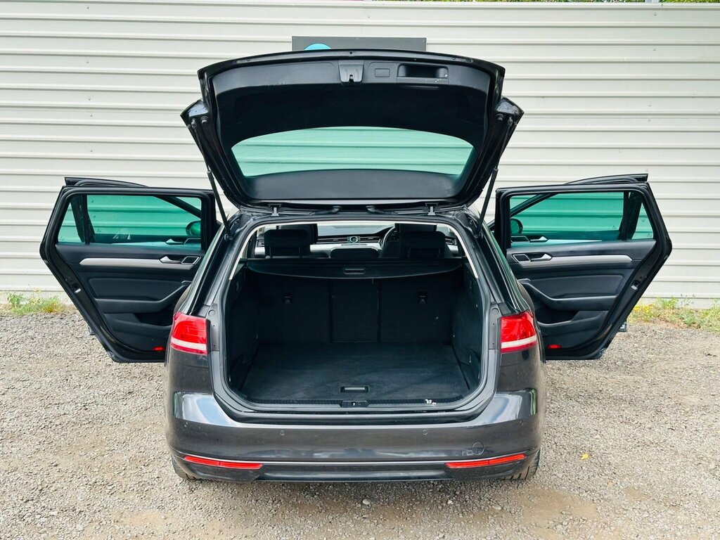 Volkswagen Passat Gt Black #26