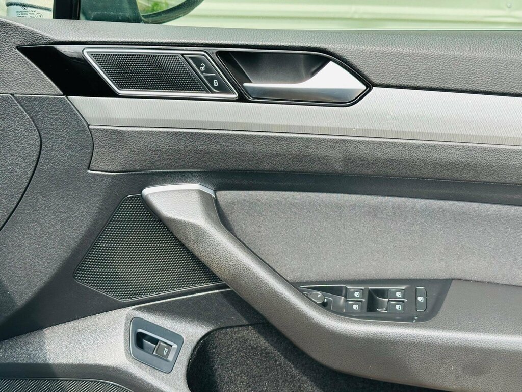 Volkswagen Passat Gt Black #30