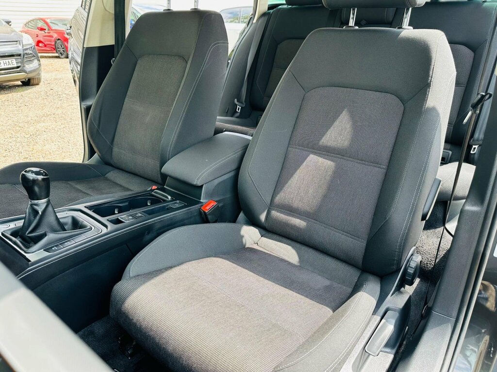 Volkswagen Passat Gt Black #40
