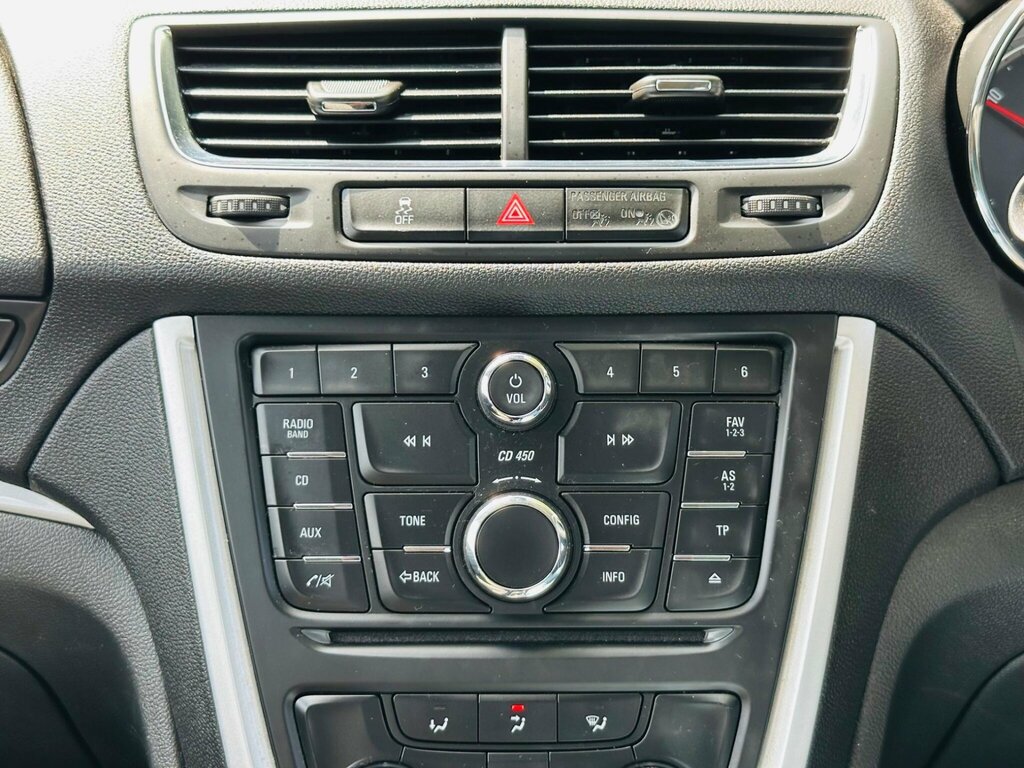 Vauxhall Mokka Suv White #52