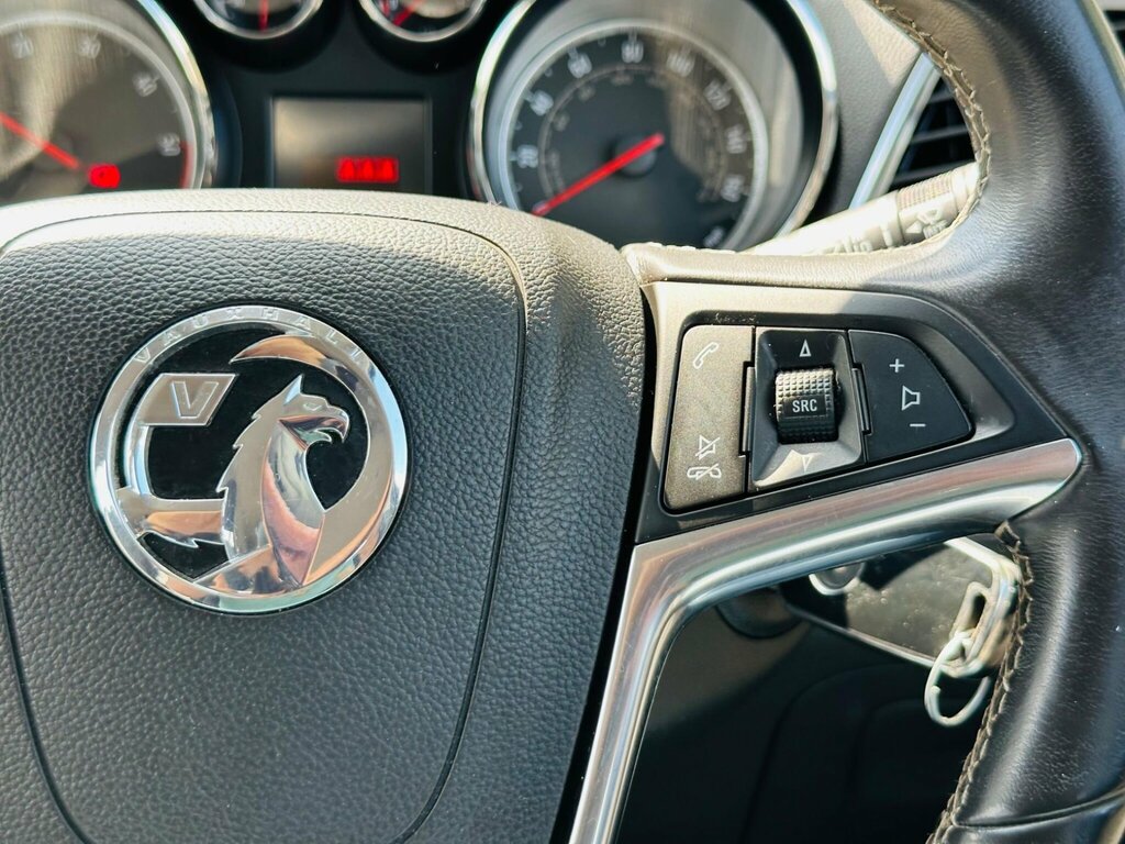 Vauxhall Mokka Suv White #44