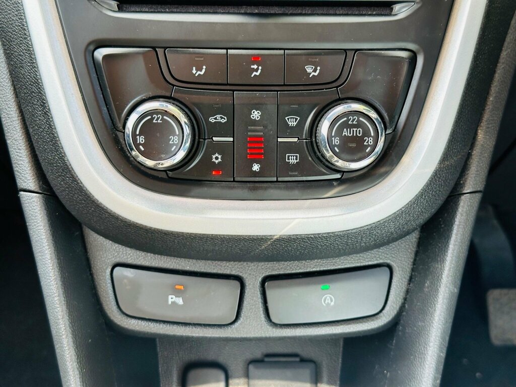 Vauxhall Mokka Suv White #56