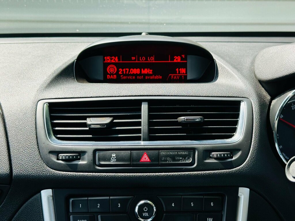 Vauxhall Mokka Suv White #53