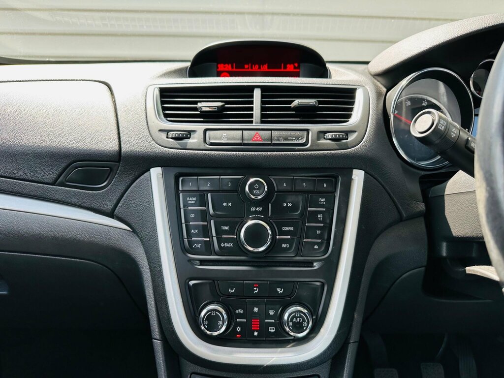 Vauxhall Mokka Suv White #48
