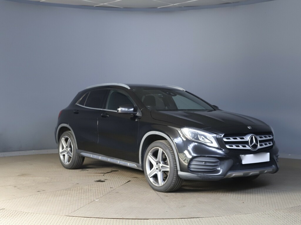 Mercedes-Benz GLA Class 2.1 Gla200d Amg Line Premium Black #2