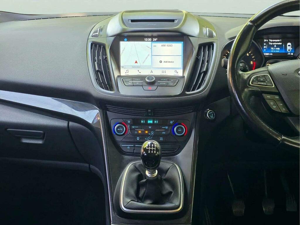 Ford Kuga 1.5 Tdci Titanium Euro 6 Ss DV67XHN Green #4