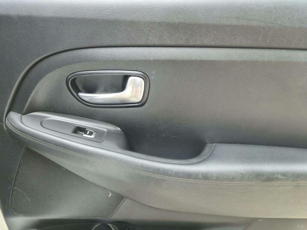 Kia Carens Crdi 3 Silver #25