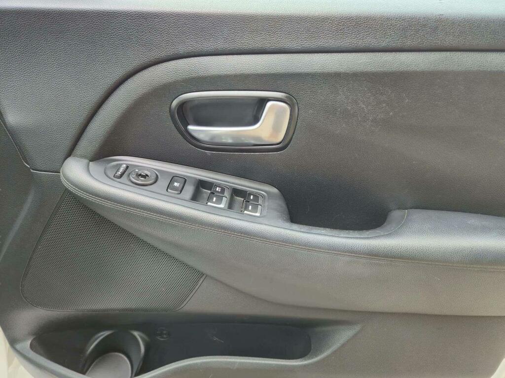 Kia Carens Crdi 3 Silver #22