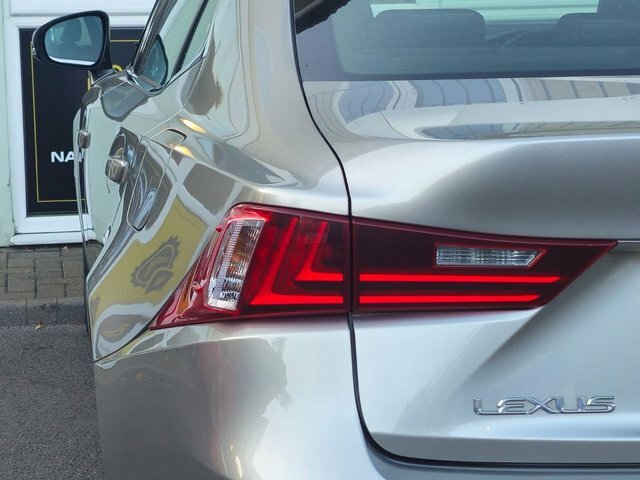 Lexus IS Saloon 2.5 300H F Sport E-cvt Euro 5 Ss 20 White #65