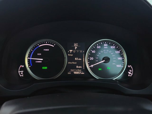 Lexus IS Saloon 2.5 300H F Sport E-cvt Euro 5 Ss 20 White #19