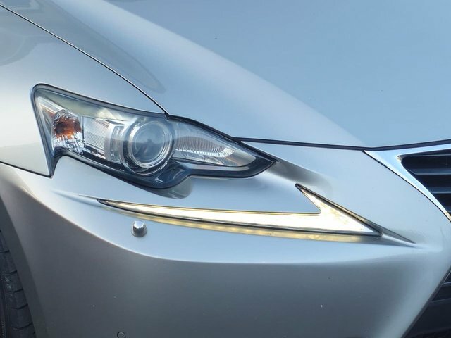 Lexus IS Saloon 2.5 300H F Sport E-cvt Euro 5 Ss 20 White #60