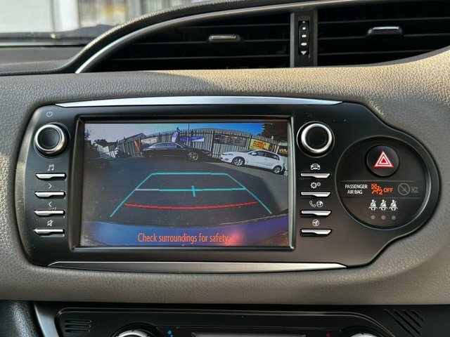 Toyota Yaris 1.5 Vvt-h Icon Tech Hatchback Hybrid E- Grey #4