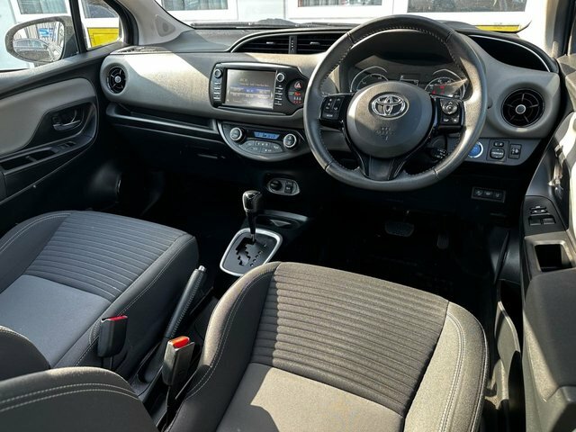 Toyota Yaris 1.5 Vvt-h Icon Tech Hatchback Hybrid E- Grey #5