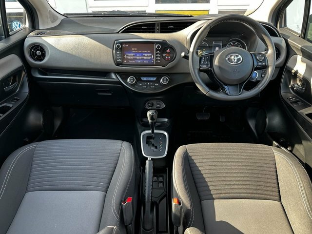 Toyota Yaris 1.5 Vvt-h Icon Tech Hatchback Hybrid E- Grey #6