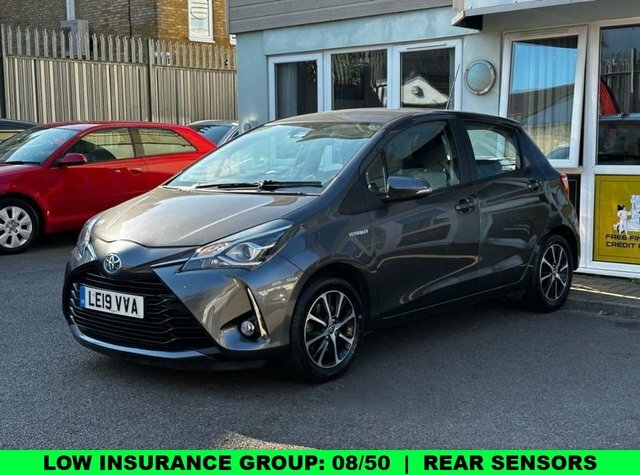 Toyota Yaris 1.5 Vvt-h Icon Tech Hatchback Hybrid E- Grey #3