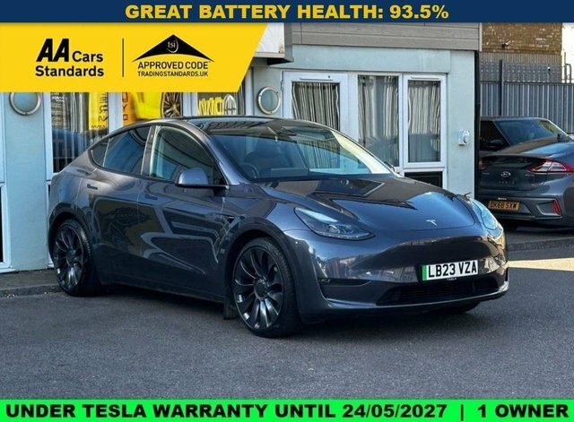 Tesla Model Y Dual Motor Performance Suv 4Wd Grey