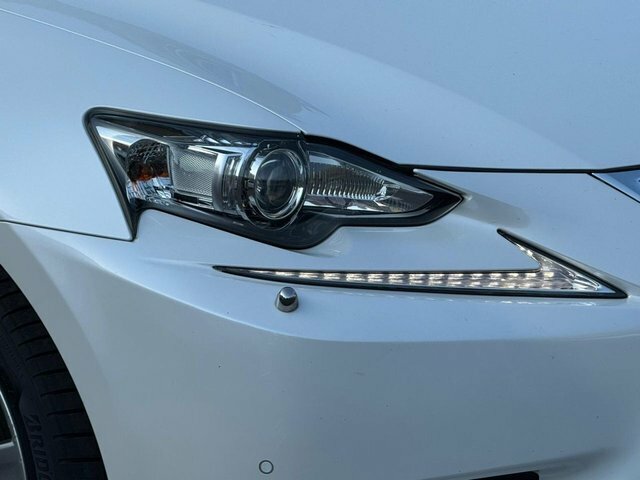 Lexus IS 2.5 300H F Sport Saloon Hybrid E-cvt Eu White #63