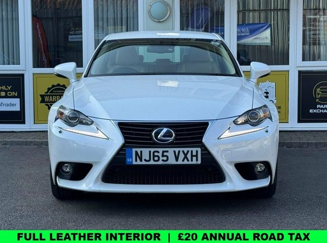 Lexus IS 2.5 300H Executive Edition Saloon Hybri White #2
