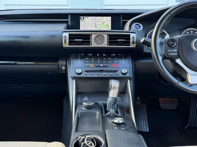 Lexus IS 2.5 300H F Sport Saloon Hybrid E-cvt Eu White #39
