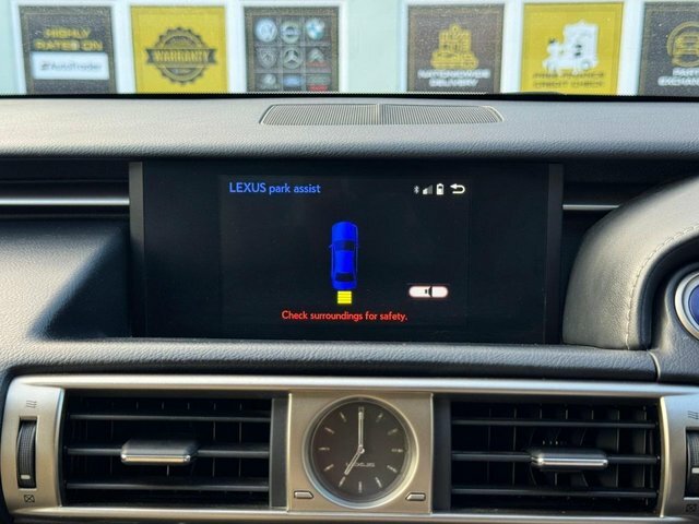 Lexus IS 2.5 300H Executive Edition Saloon Hybri White #4