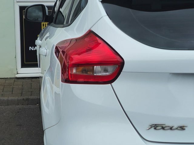 Ford Focus Hatchback Red #59