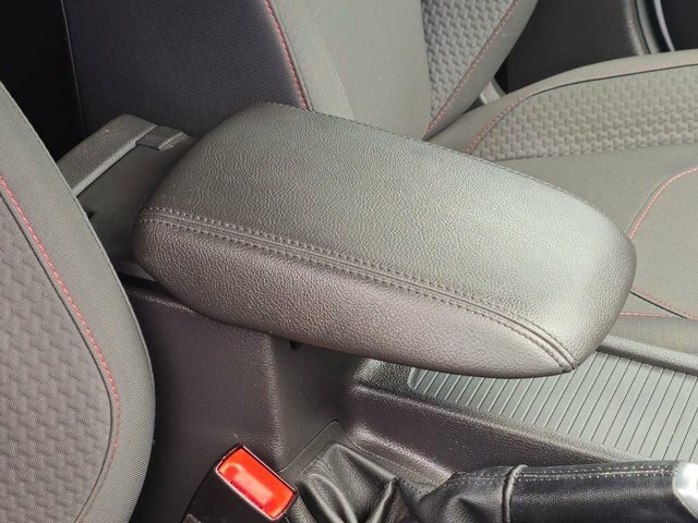 Ford Focus Hatchback Red #11