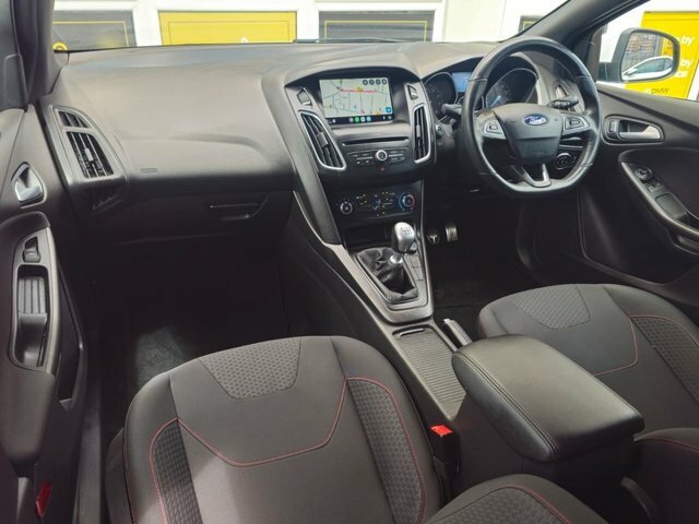 Ford Focus Hatchback Red #7