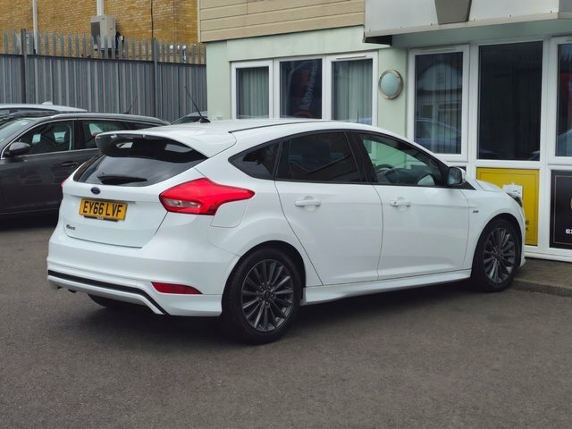 Ford Focus Hatchback Red #26