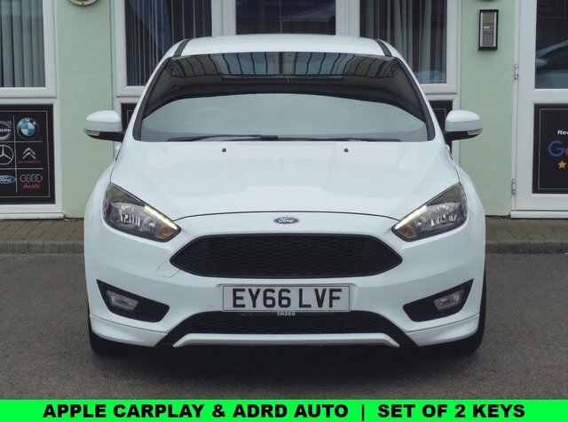 Ford Focus 1.0T Ecoboost St-line Hatchback White #2
