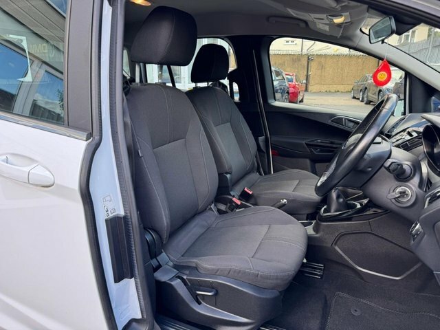 Ford B-Max 1.6 Titanium Navigator Powershift Hatchback Black #12