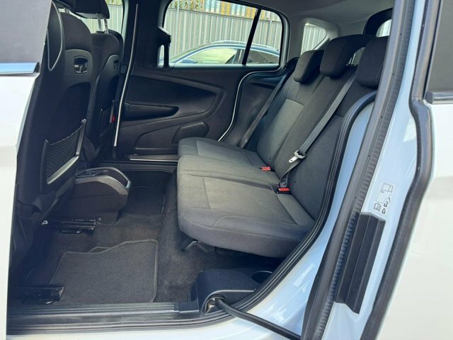 Ford B-Max 1.6 Titanium Navigator Powershift Hatchback Black #41