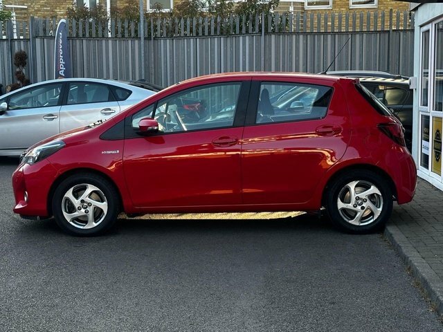 Toyota Yaris Excel Red #8