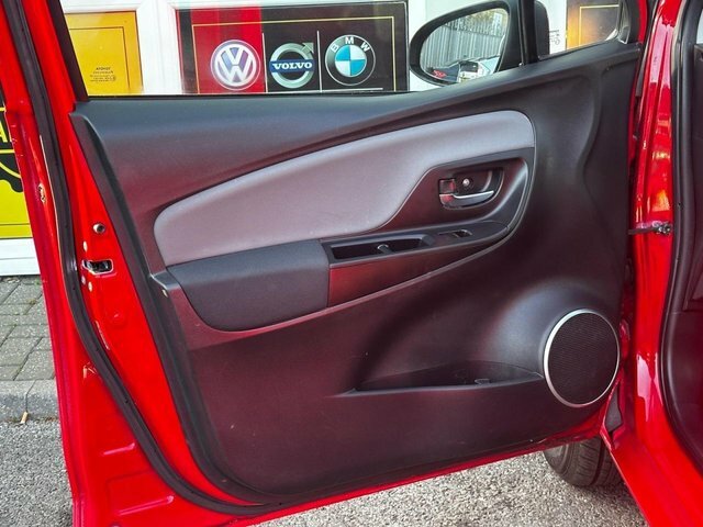 Toyota Yaris Excel Red #35